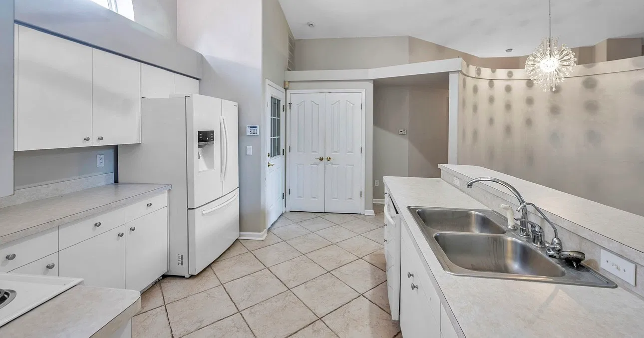 3 bed, 1390 sqft, $2,850 — Photo 2