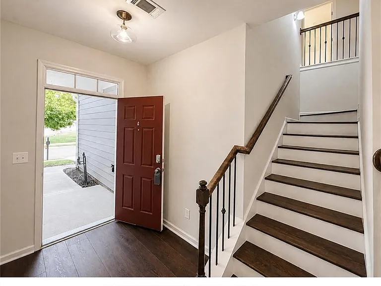 3432 Castleberry Village Cir — Photo 2