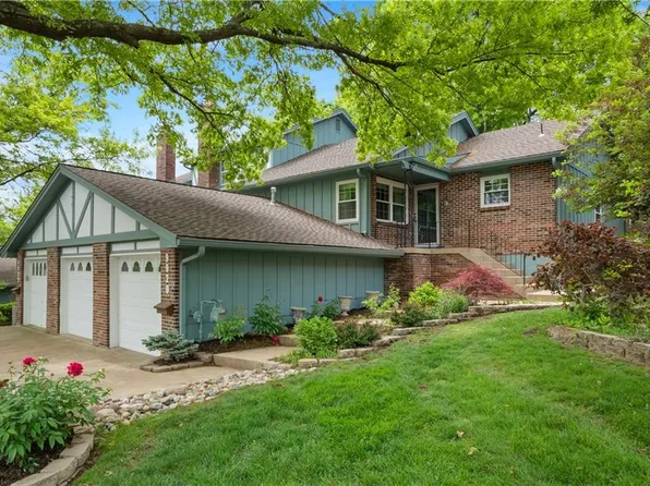 9920 Edelweiss Cir, Merriam, KS 66203