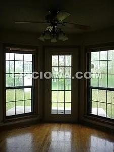 372 Willshire Ct NE — Photo 3