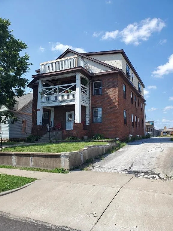 511 E Cherry, 2 — Photo 1
