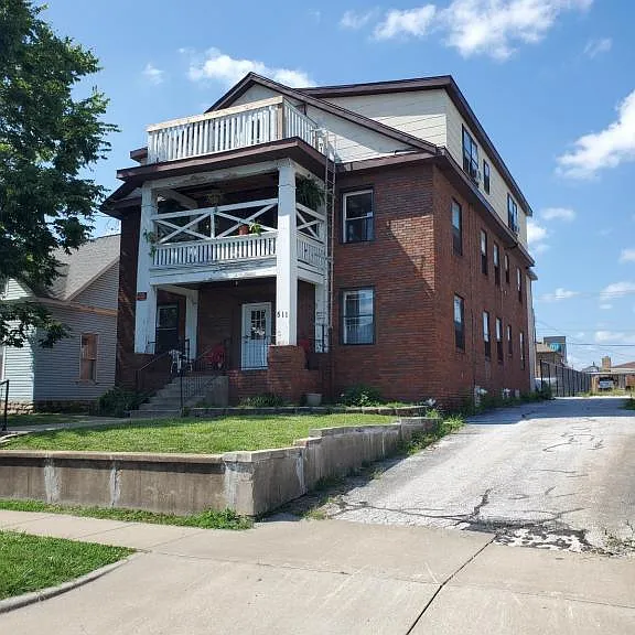 511 E Cherry St — Photo 1
