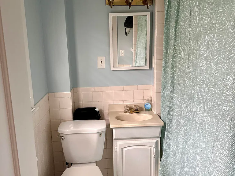 612 Sylvania Ave — Photo 13