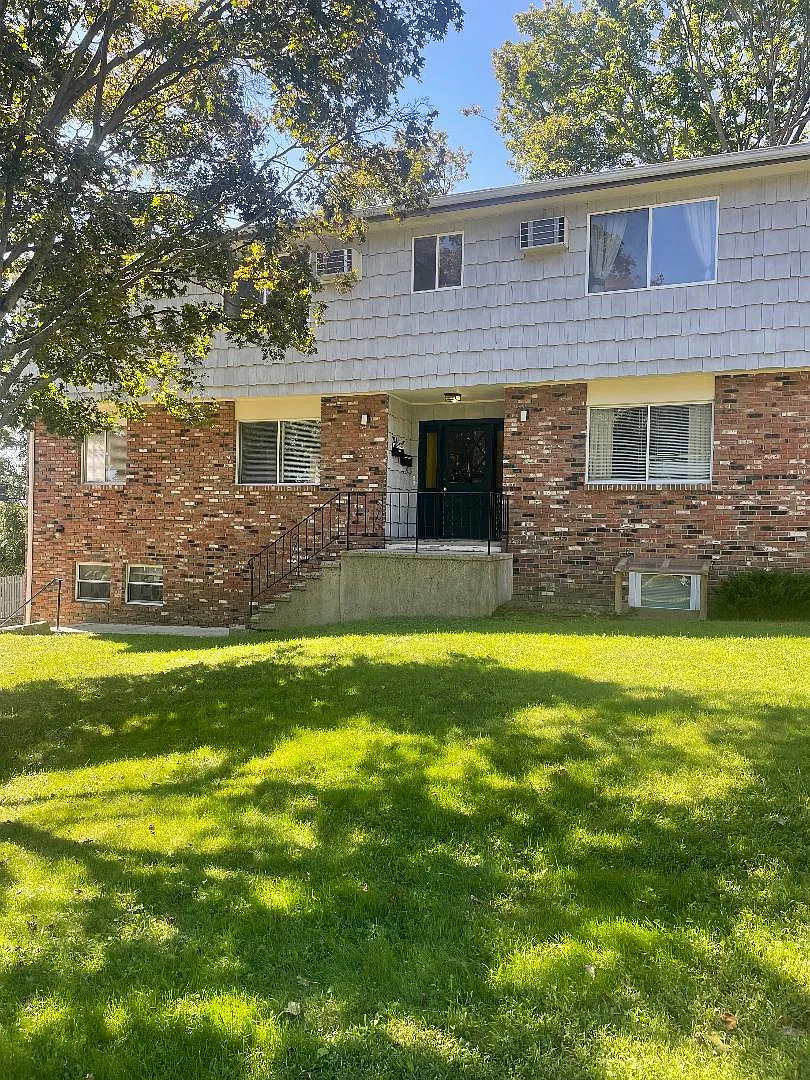 711 Black Rock Tpke — Photo 1