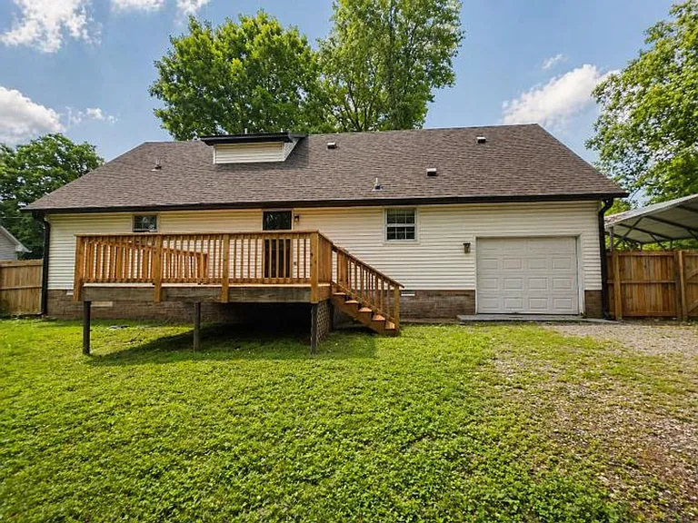 125 Mossland Dr — Photo 43