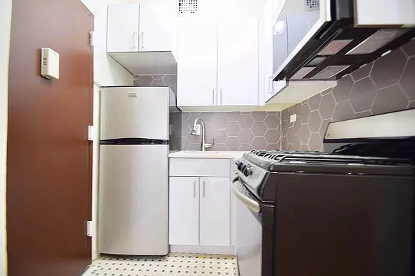 Rented by Bohemia Realty Group | media 11