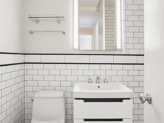 4th image of 330 E 33rd St APT 7L