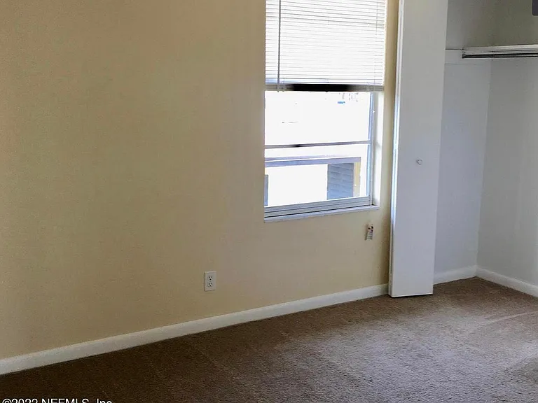 614 4th St N #C — Photo 10