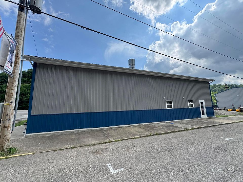 1st image of 210 W Main St
