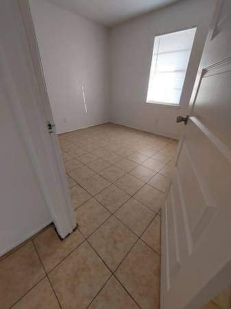 1st image of 306 E Roberts Ave #11043092