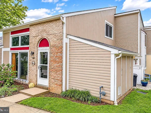 1505 Kensington Dr, Hagerstown, MD 21742