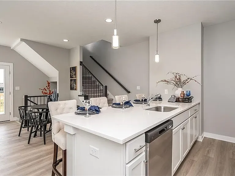 15302 Goldenrod Dr — Photo 6