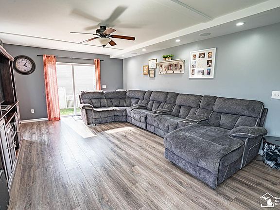 4th image of 835 Golf Ridge Cir