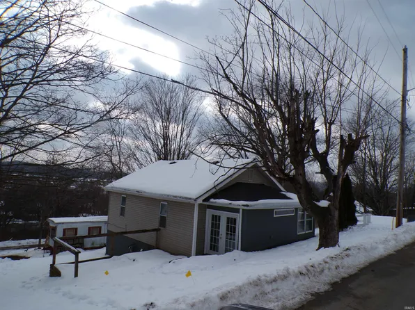 327 W Thornton St, Paoli, IN 47454