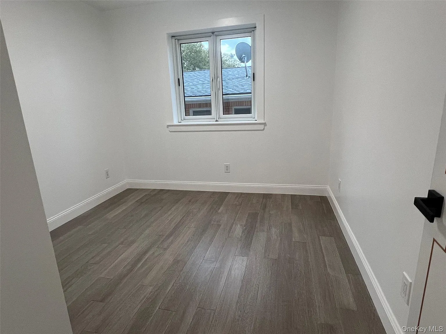 3 bed, 2.0 bath, 1200 sqft, $3,500 — Photo 4