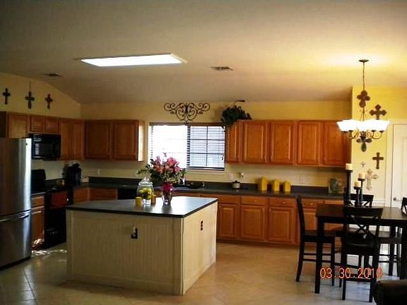 3rd image of 739 Bella Vista Cir