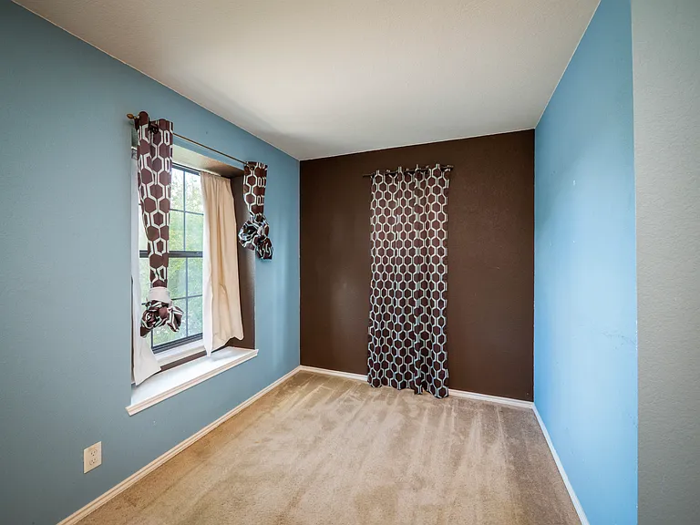 141 Clover Cv — Photo 25