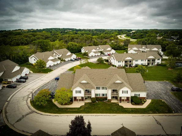 596 Pewaukee ROAD #C, Pewaukee, WI 53072