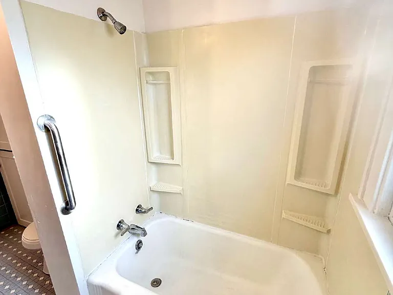 2605 Woodrow Ave — Photo 12