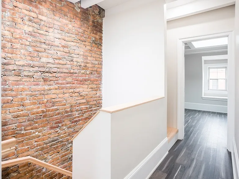 45 Clarendon St #0 — Photo 8