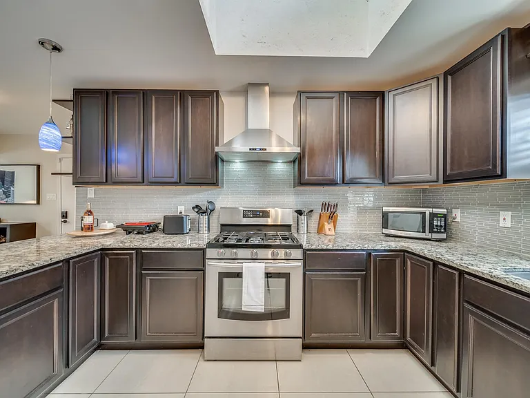 1021 Mellville Dr — Photo 13