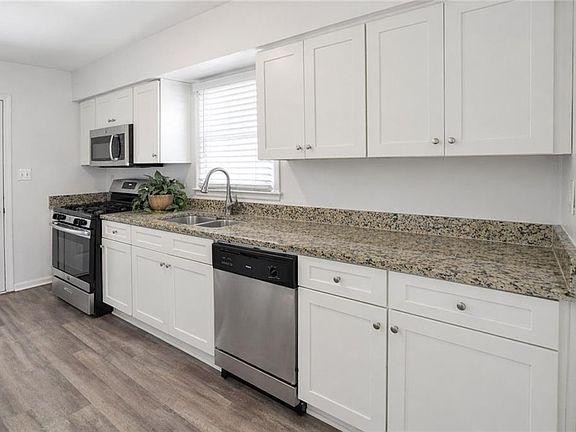 4th image of 2191 Greystone Way