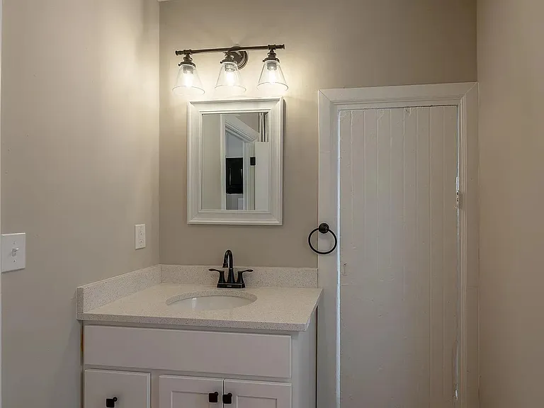 605 Pettibone Ave NW #1 — Photo 8