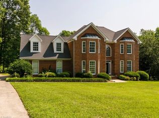 8302 Case Ridge Dr, Oak Ridge, NC 27310