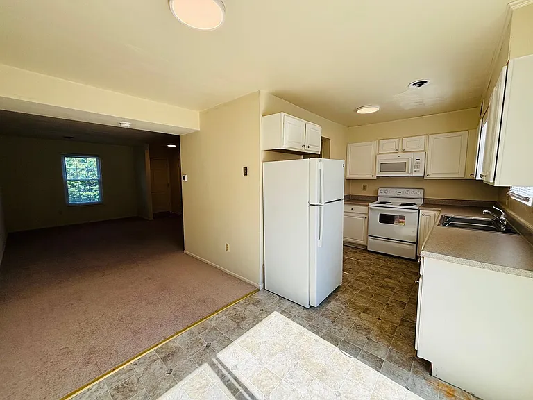 335 New Kent Rd — Photo 6