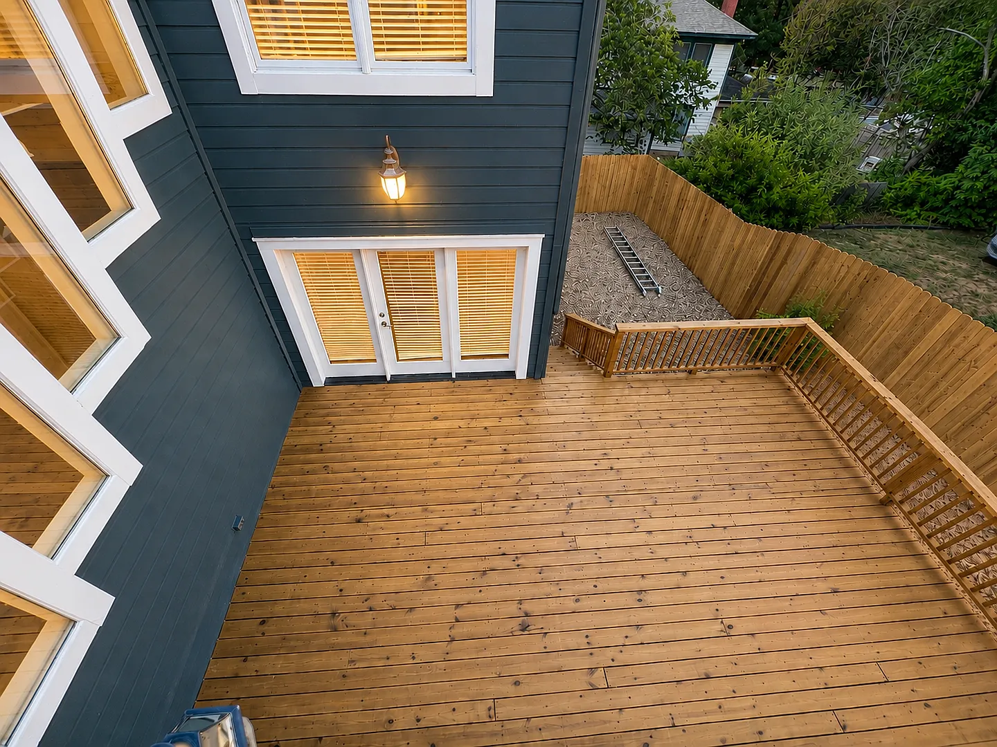804 E Dean Keeton - Spacious House across the street from UT law - large deck and balcony with gr... — Photo 4