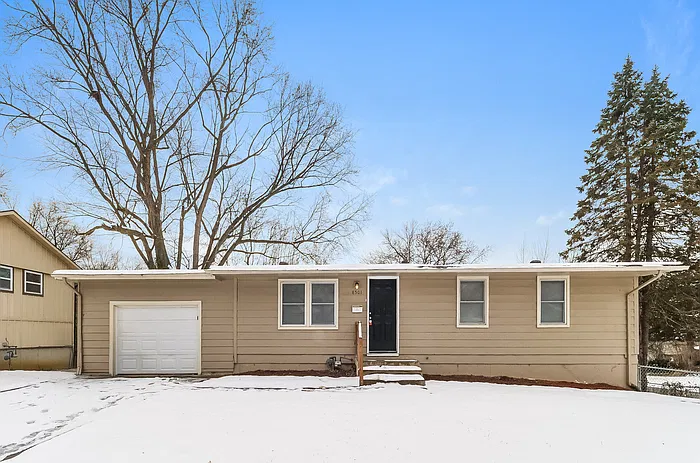 3 bed, 2.0 bath, 1025 sqft, $1,395 — Photo 1