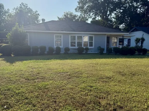 1290 John St, Greenville, MS 38703