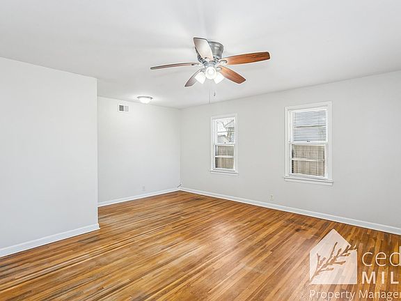 3rd image of 1001 W Meikle Rd