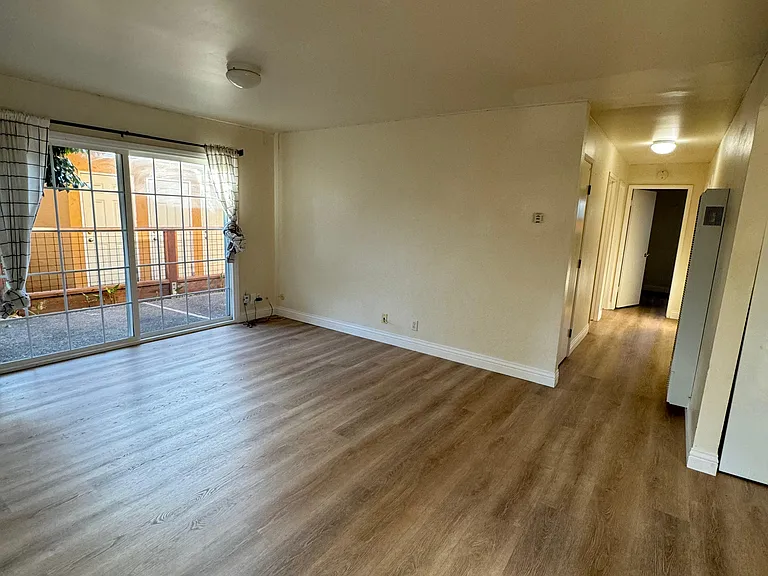 2237 Roosevelt Ave #1 — Photo 9