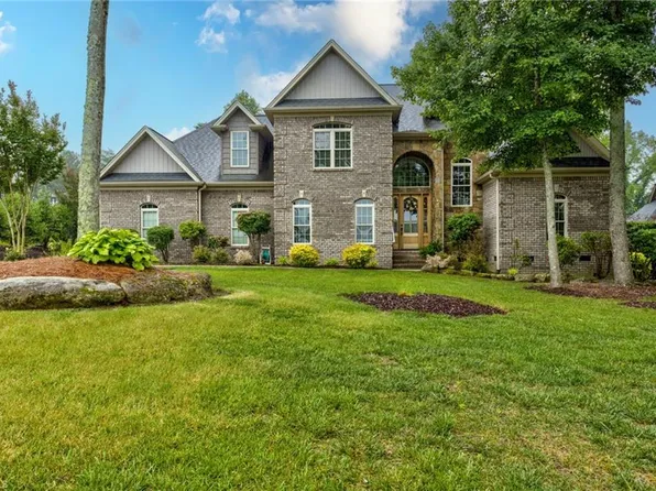 8522 Sheppards Run Dr, Kernersville, NC 27284