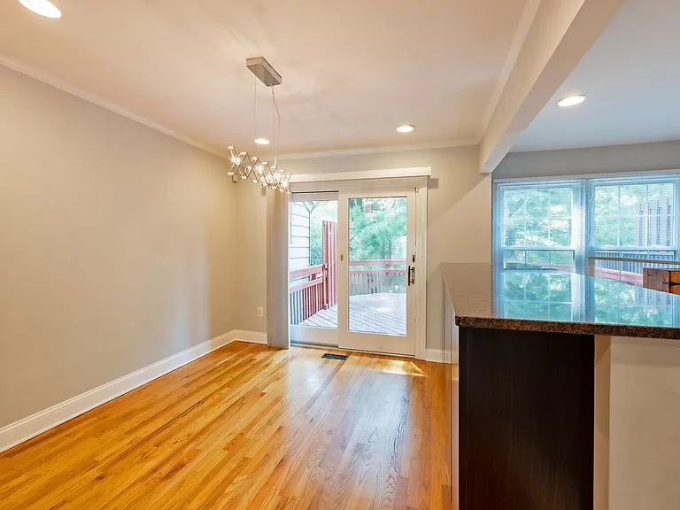 215 Lynn Manor Dr — Photo 16