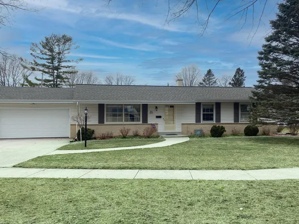 W61N907 Arbor DRIVE, Cedarburg, WI 53012