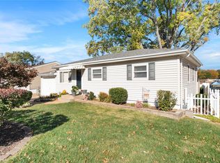 4127 Green Park Rd, Saint Louis, MO 63125