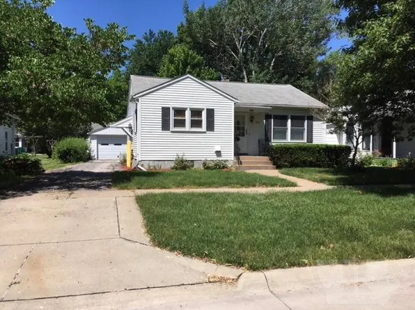 806 S 3rd St, Fairfield, IA 52556