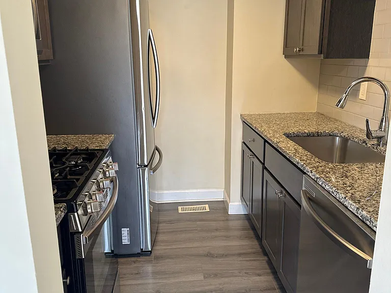 47 Eastford Ct — Photo 6