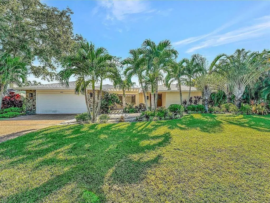 3 bed, 3.5 bath, 2364 sqft, $4,700 — Photo 1