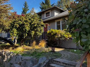 6720 9th Ave NW, Seattle, WA 98117