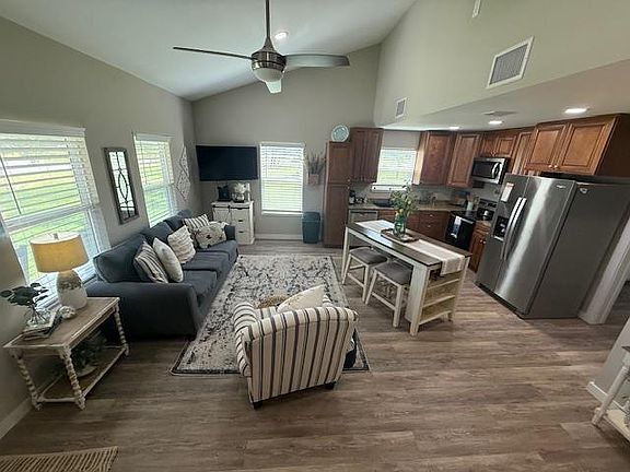 2nd image of 129 Palmetto Point Rd