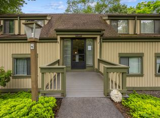 93 Heritage Vlg #D, Southbury, CT 06488
