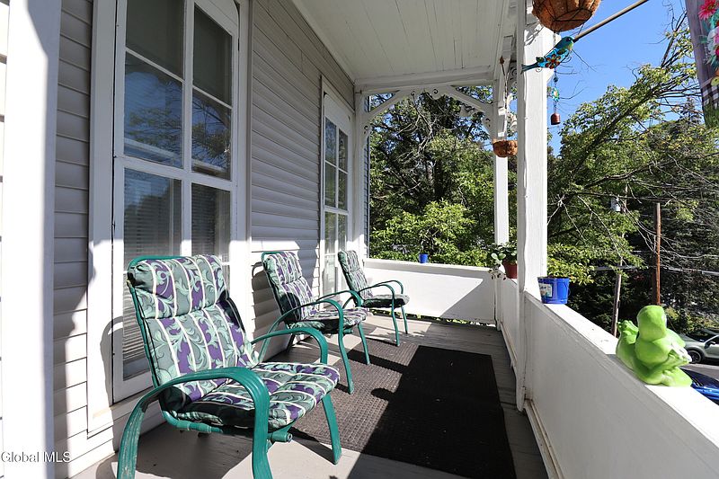 4th image of 26 Younglove Avenue