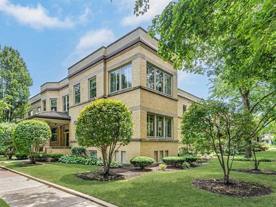 127 Pleasant St #B, Oak Park, IL, 60302