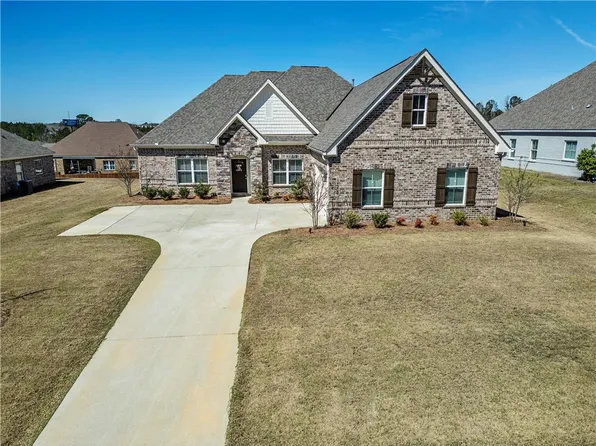 672 Towne Lake Pkwy, Opelika, AL 36804