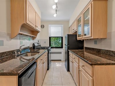 4 Town House Place #3F, Great Neck, NY, 11021