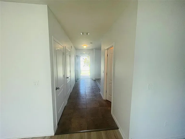 16616 Broadford Ln — Photo 11