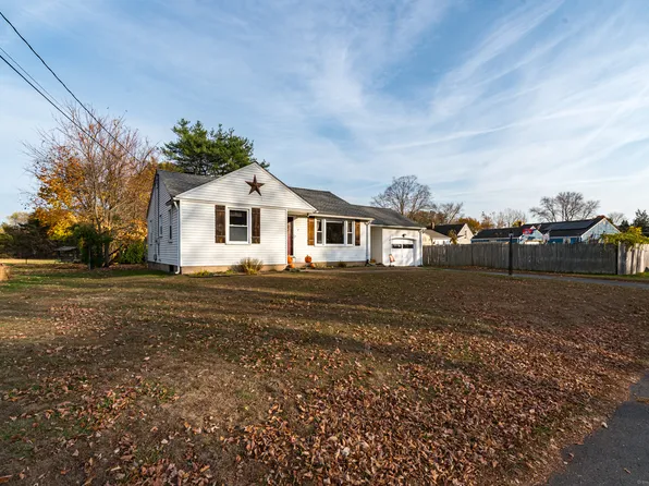 7 Ridgefield Road, Enfield, CT 06082